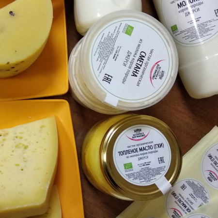 Самоклеящиеся этикетки на молочную продукцию